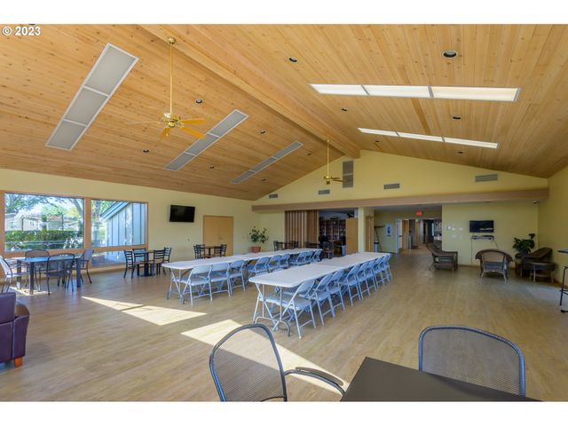 1699 N TERRY St 100, Eugene, OR 97402