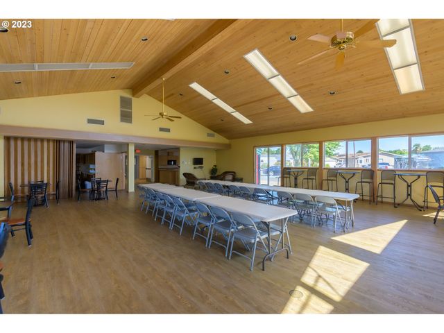 1699 N TERRY St 100, Eugene, OR 97402