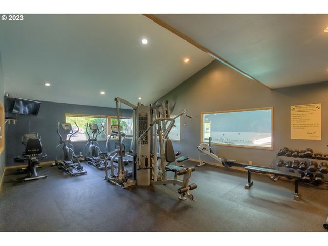 1699 N TERRY St 100, Eugene, OR 97402