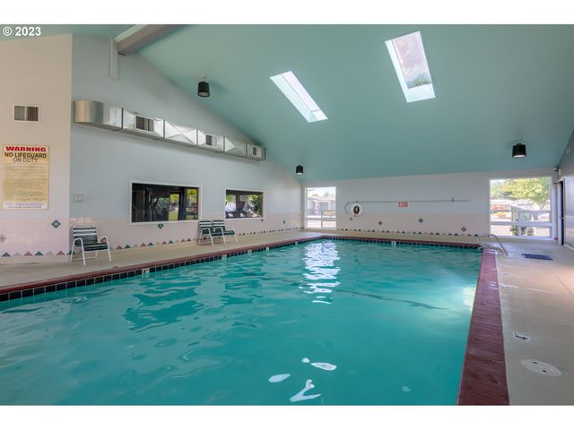 1699 N TERRY St 100, Eugene, OR 97402