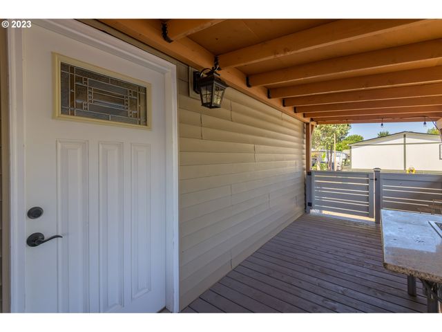 1699 N TERRY St 100, Eugene, OR 97402