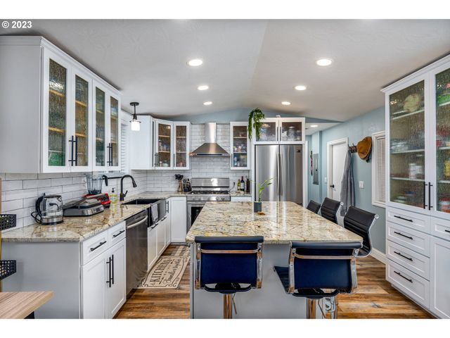 1699 N TERRY St 100, Eugene, OR 97402