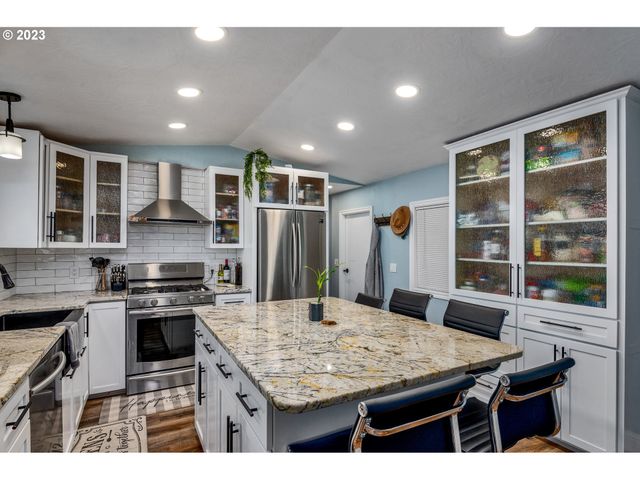 1699 N TERRY St 100, Eugene, OR 97402