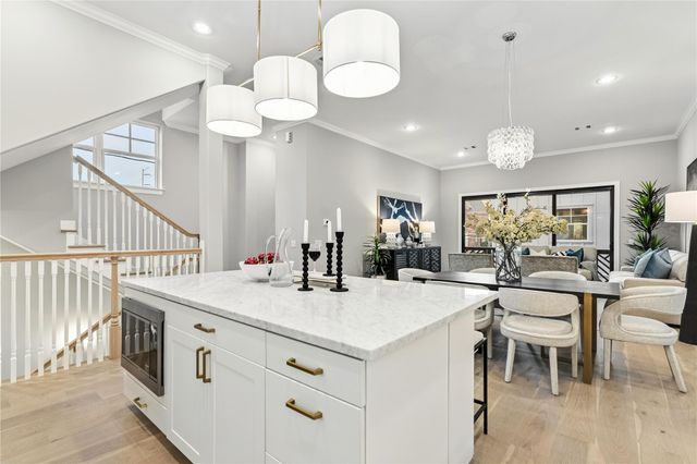 4024 Blossom Street, Houston, TX 77007