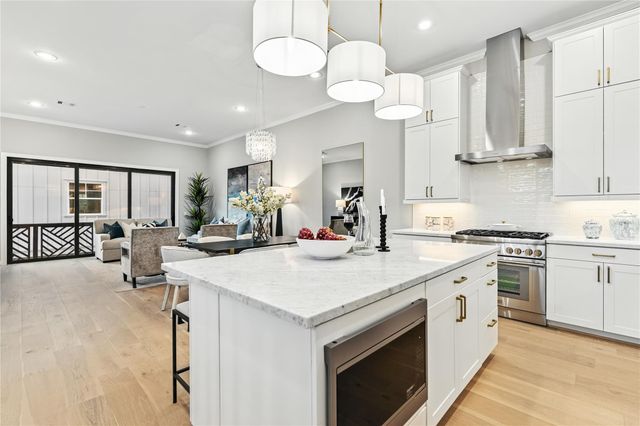 4024 Blossom Street, Houston, TX 77007