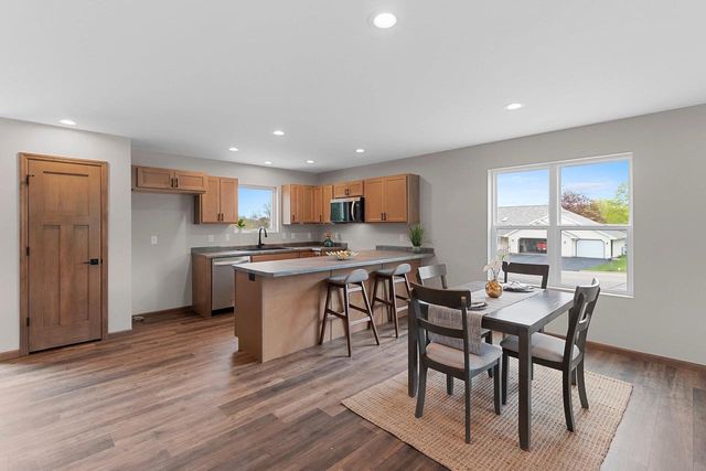 1801 SOUTHLAND LANE, New London, WI 54961