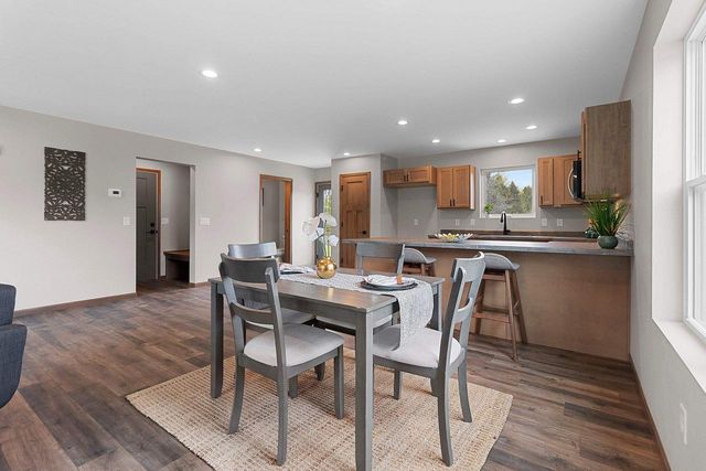 1801 SOUTHLAND LANE, New London, WI 54961