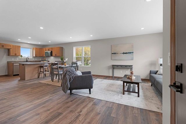1801 SOUTHLAND LANE, New London, WI 54961