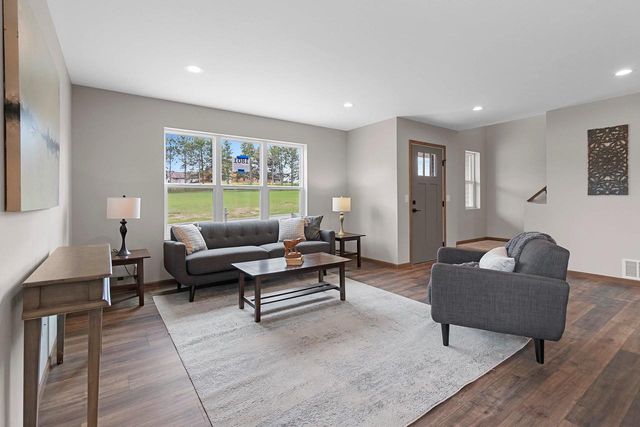 1801 SOUTHLAND LANE, New London, WI 54961