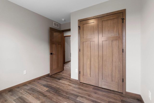1801 SOUTHLAND LANE, New London, WI 54961