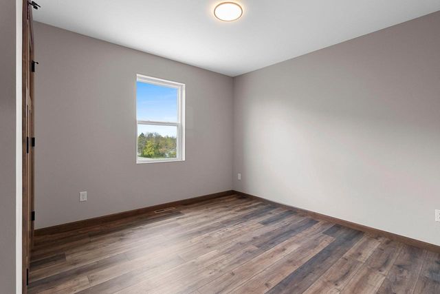 1801 SOUTHLAND LANE, New London, WI 54961
