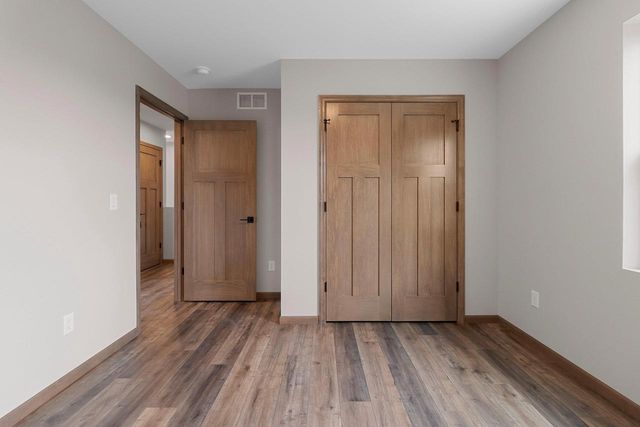 1801 SOUTHLAND LANE, New London, WI 54961