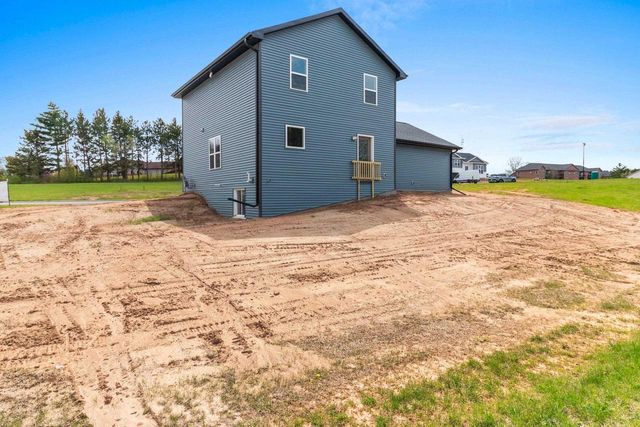 1801 SOUTHLAND LANE, New London, WI 54961