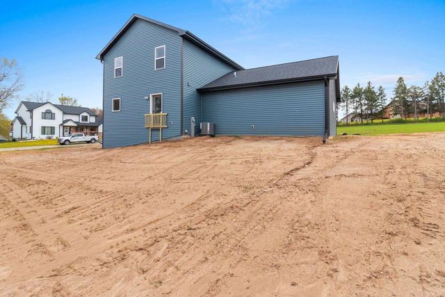 1801 SOUTHLAND LANE, New London, WI 54961