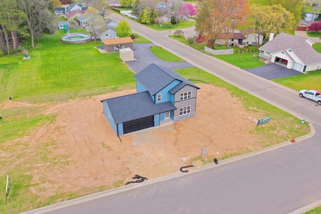 1801 SOUTHLAND LANE, New London, WI 54961