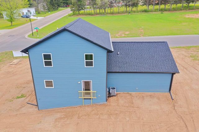 1801 SOUTHLAND LANE, New London, WI 54961