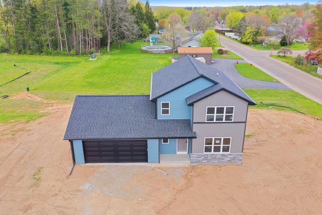 1801 SOUTHLAND LANE, New London, WI 54961