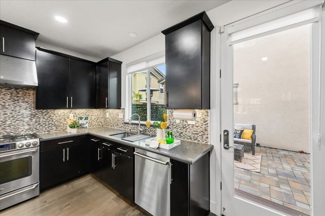 4022 Knightstown St, Dublin, CA 94568