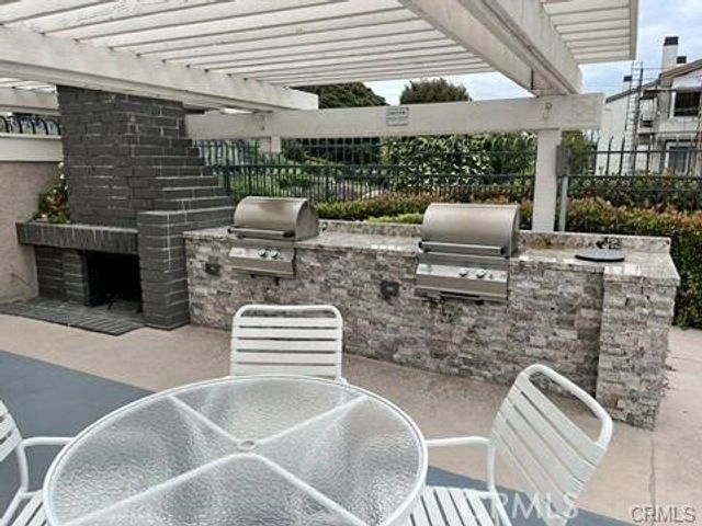 210 LILLE LANE 310, Newport Beach, CA 92663