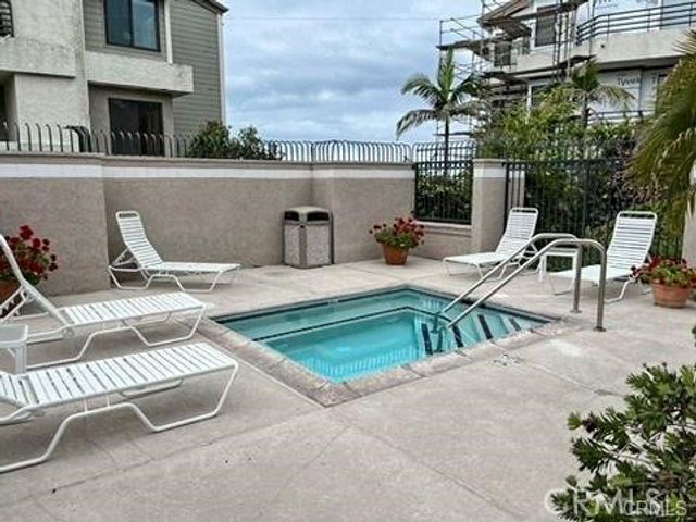 210 LILLE LANE 310, Newport Beach, CA 92663