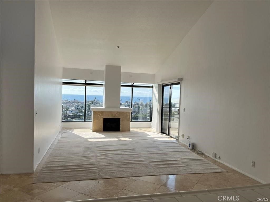 210 LILLE LANE 310, Newport Beach, CA 92663
