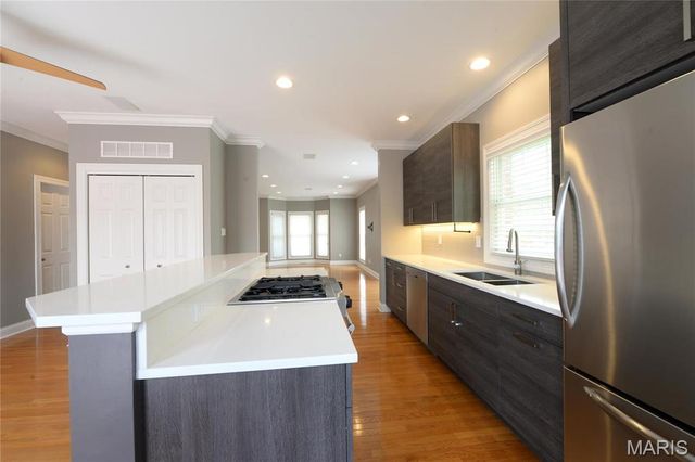 7709 Gannon Avenue, St Louis, MO 63130