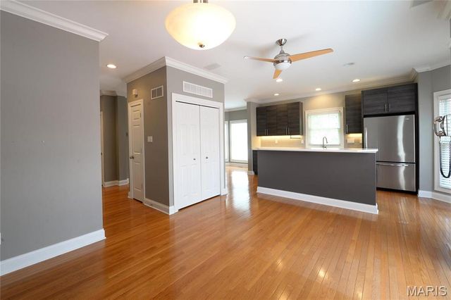 7709 Gannon Avenue, St Louis, MO 63130