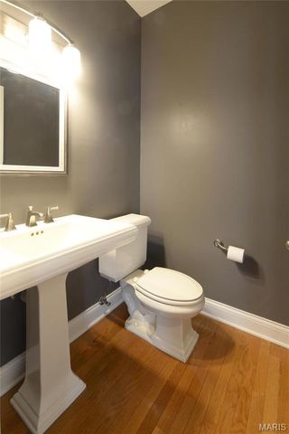 7709 Gannon Avenue, St Louis, MO 63130