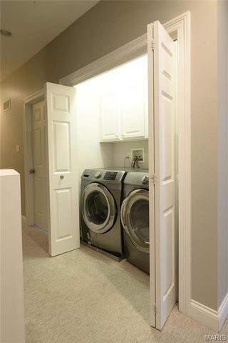 7709 Gannon Avenue, St Louis, MO 63130