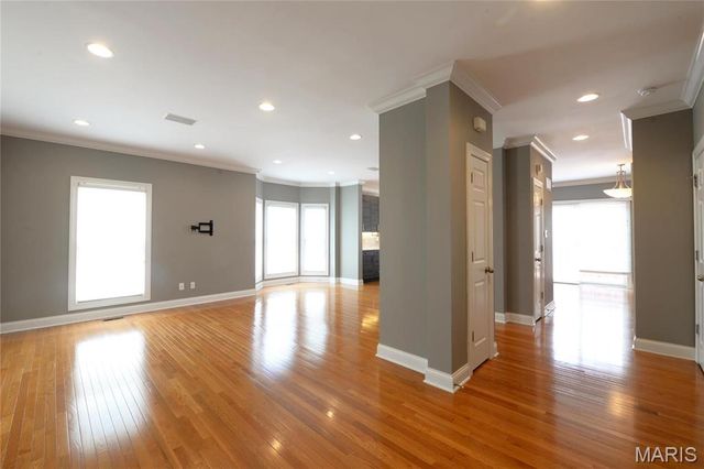 7709 Gannon Avenue, St Louis, MO 63130