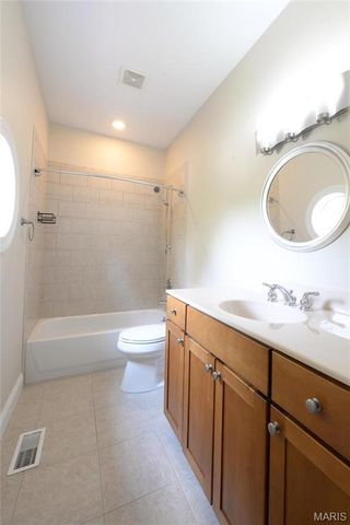 7709 Gannon Avenue, St Louis, MO 63130