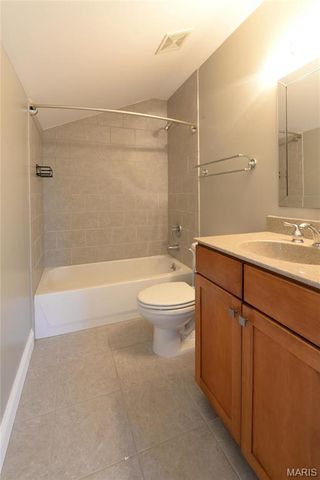 7709 Gannon Avenue, St Louis, MO 63130