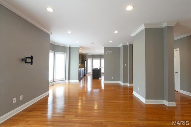 7709 Gannon Avenue, St Louis, MO 63130