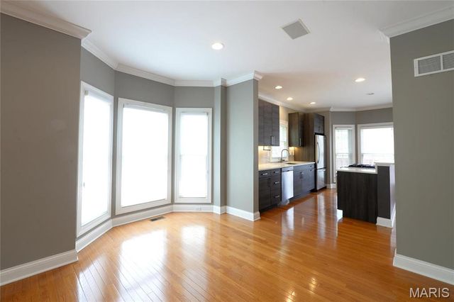 7709 Gannon Avenue, St Louis, MO 63130