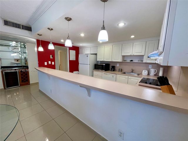 19390 Collins Ave 1405, Sunny Isles Beach, FL 33160