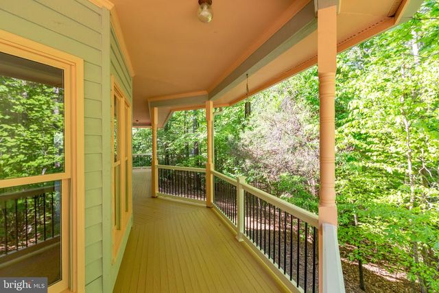 6800 WEEDON DR, Fredericksburg, VA 22407