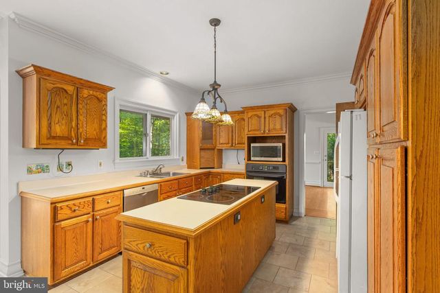 6800 WEEDON DR, Fredericksburg, VA 22407