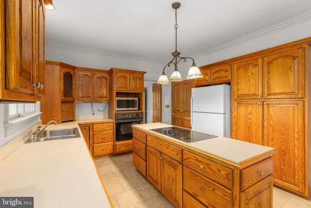 6800 WEEDON DR, Fredericksburg, VA 22407