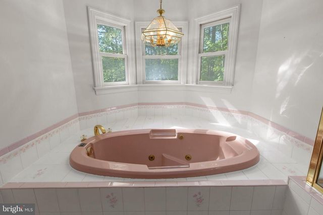 6800 WEEDON DR, Fredericksburg, VA 22407