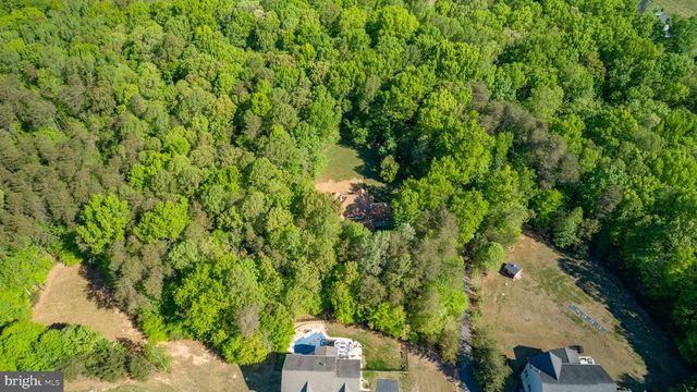 6800 WEEDON DR, Fredericksburg, VA 22407