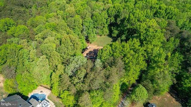 6800 WEEDON DR, Fredericksburg, VA 22407