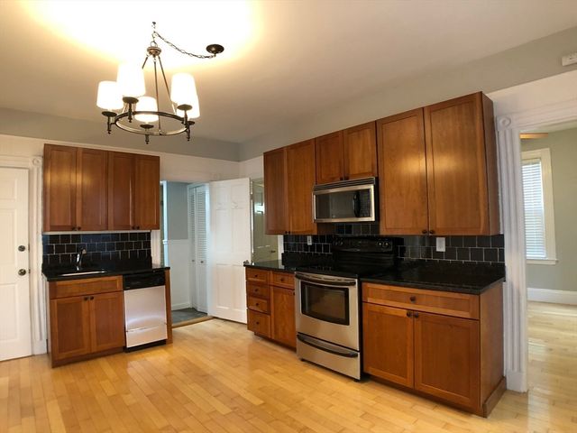 128 Chestnut St 1, Brookline, MA 02445