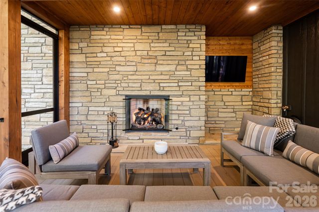 256 Haulback Way, Sylva, NC 28779