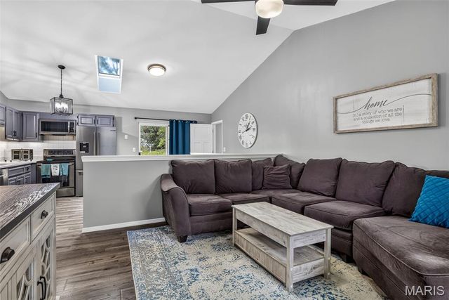 37 Royal Oaks Drive, O'fallon, MO 63366