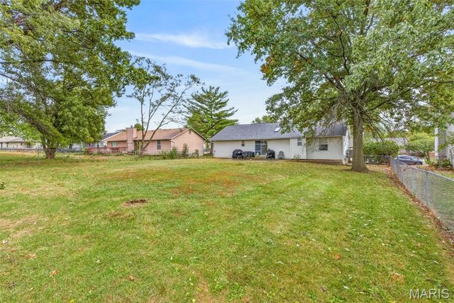 37 Royal Oaks Drive, O'fallon, MO 63366