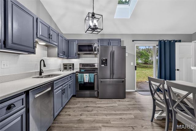 37 Royal Oaks Drive, O'fallon, MO 63366