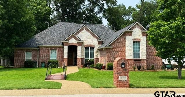 515 Southcreek Dr, Chandler, TX 75758