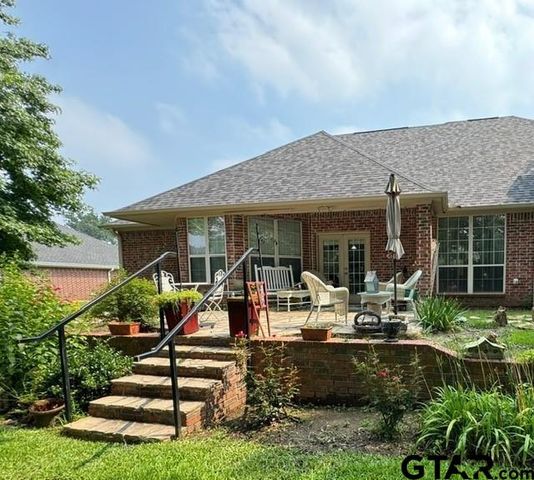 515 Southcreek Dr, Chandler, TX 75758