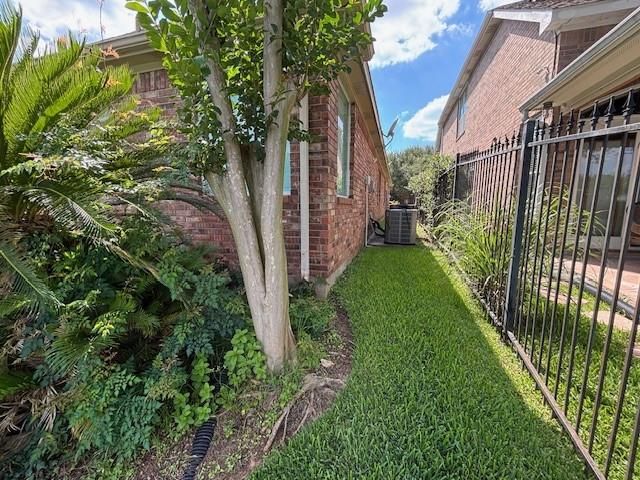 402 Bay Bridge Drive, Sugar Land, TX 77478
