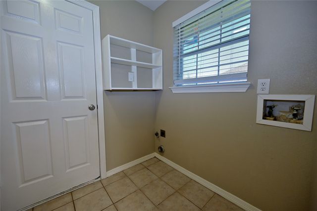211 Barbara Way, Red Oak, TX 75154